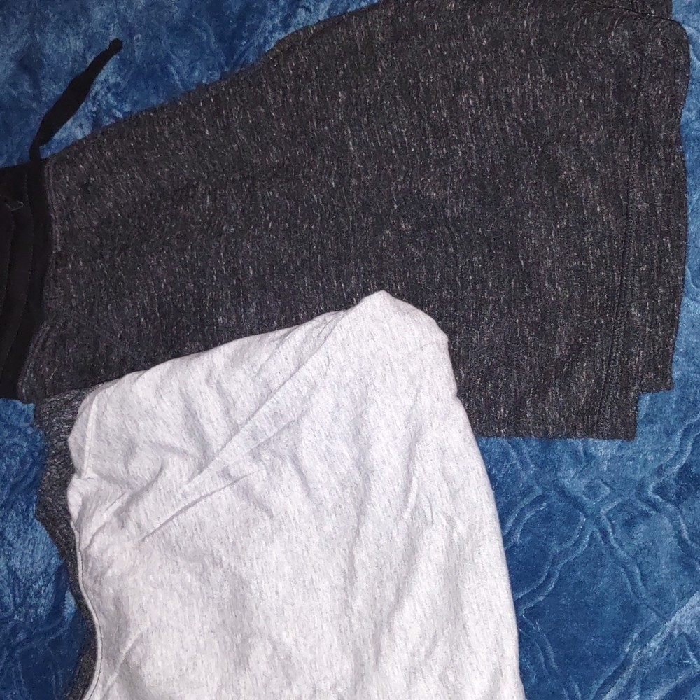 Black and gray wonder nation t-shirt and shorts